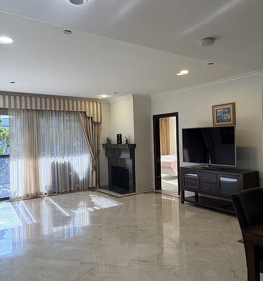 125 N Gale Dr #204 — Photo 3