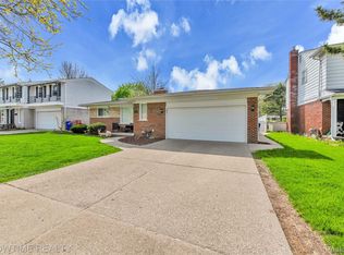 32411 Kelly Rd, Fraser, MI 48026