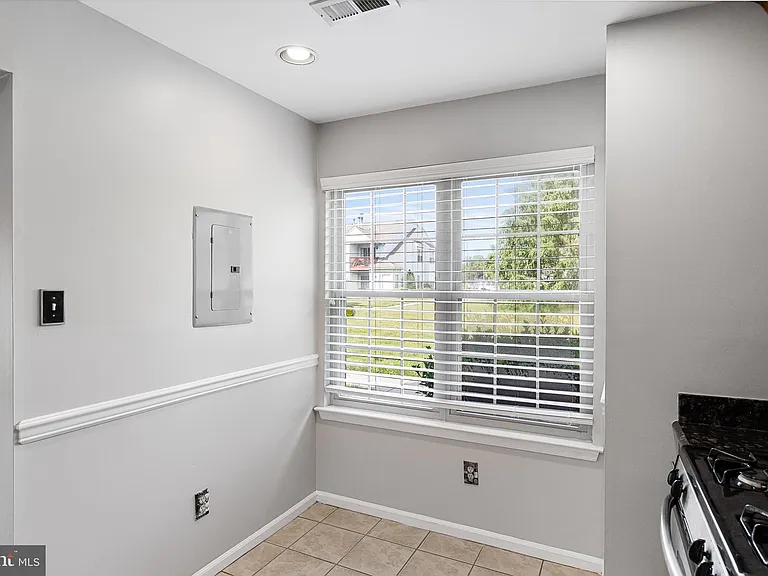 419 Atlanta Ct — Photo 13