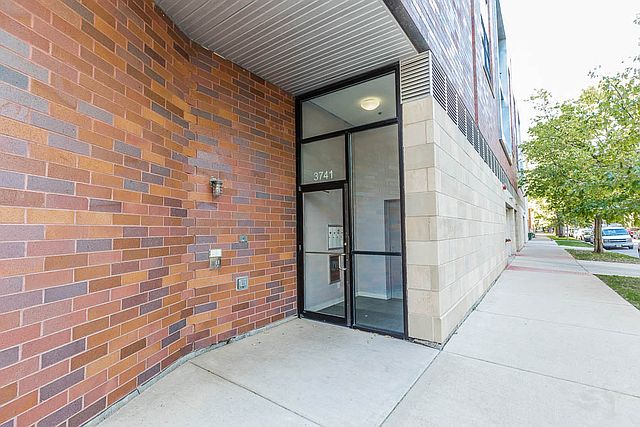 1st image of 3727 N Wolcott Ave Unit 6