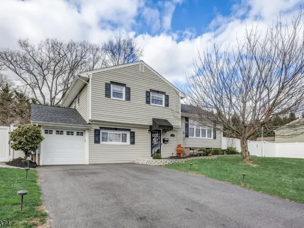 5 Robert Ct, Roxbury Twp., NJ 07876