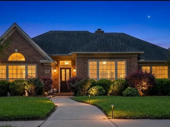 13107 Walnut Lake Rd, Houston, TX 77065