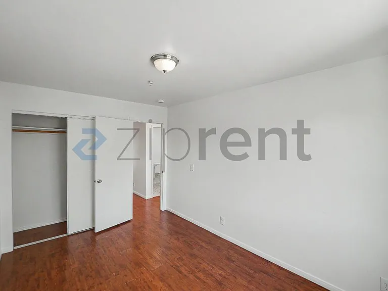 1122 W 93rd St — Photo 9