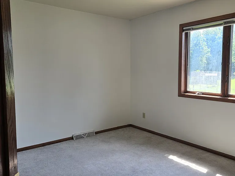 Woodland Dr — Photo 12