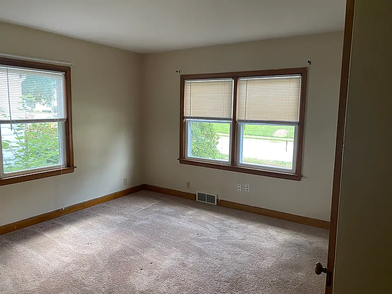 729 Jones St — Photo 10