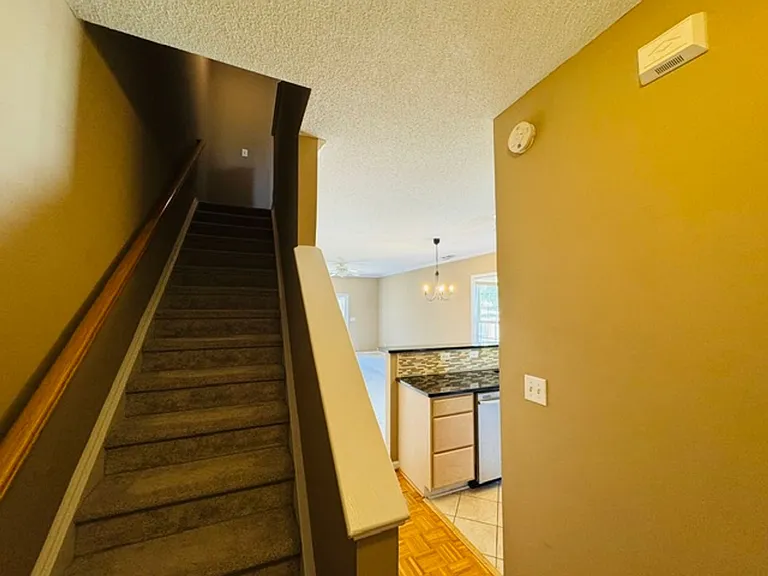2027 Turtle Point Dr — Photo 2