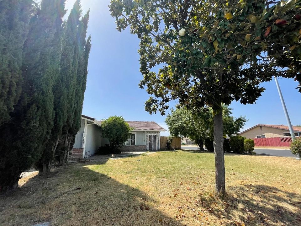 1st image of 7439 Lorraine Ave