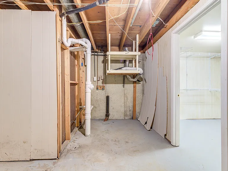 8435 Bridle Spur Dr — Photo 39