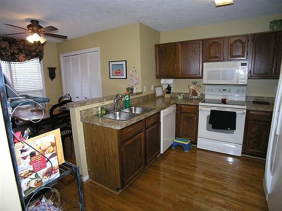 5th image of 2039 Arbor Forest Dr SW