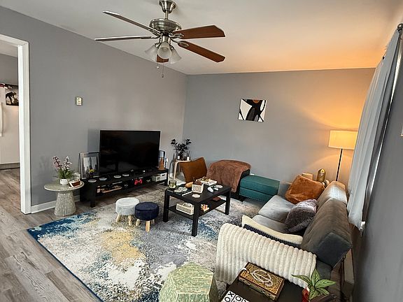 3rd image of 503 Kingwood St APT B