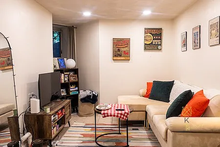 2 bed, 1.0 bath, $2,600 — Photo 2