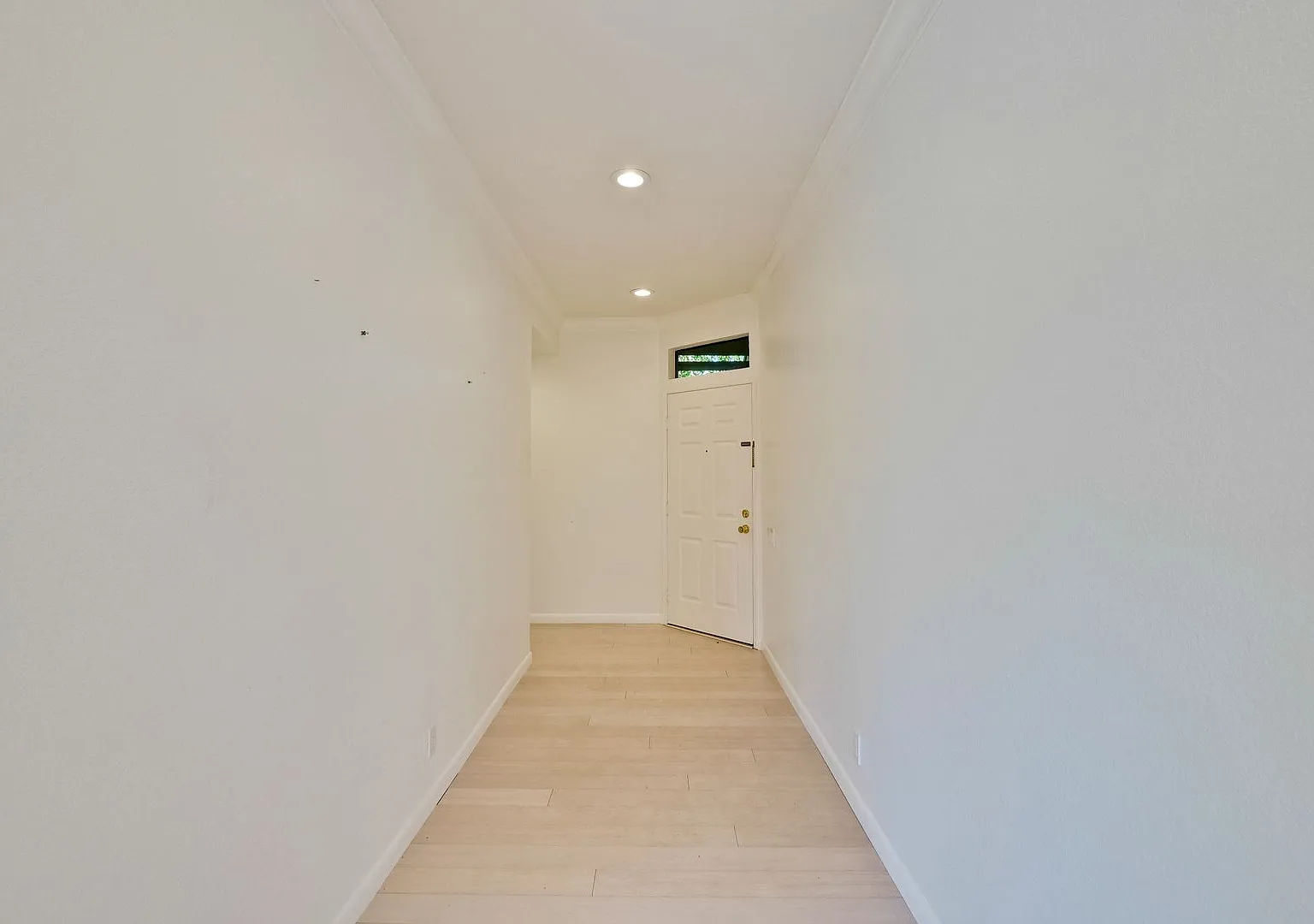 Beautiful Waterfront Condo 3 bedroom,2 bath $5800 — Photo 3