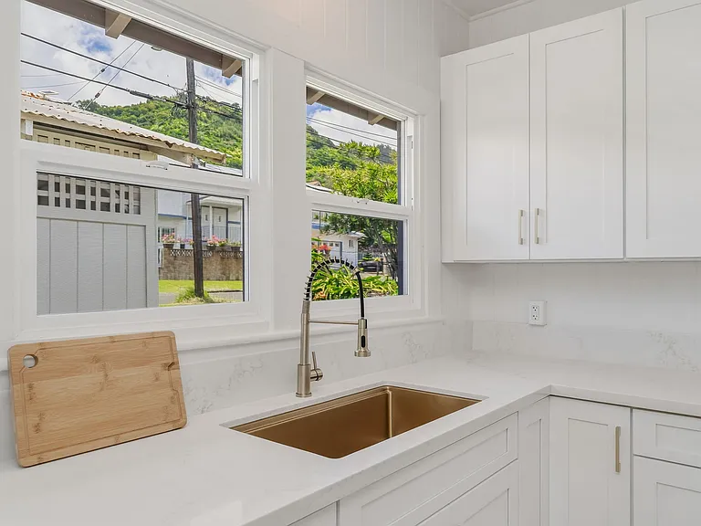 2567 Liliha St — Photo 2