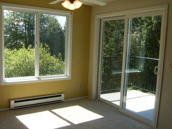Large windows, lots of light, 9'x6' deck,