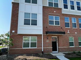 2939 Reflection Dr, Naperville, IL 60564