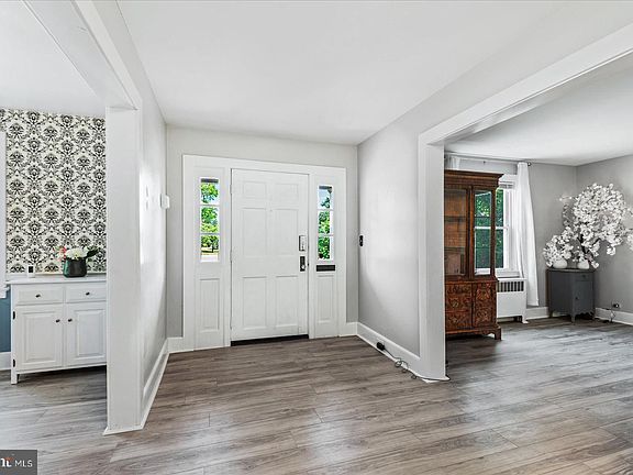 3rd image of 416 E Main St