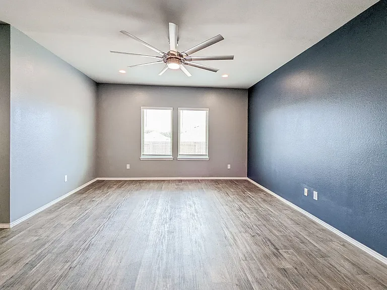 14541 Montclair Way — Photo 15
