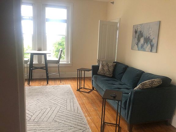 5th image of 2 E Franklin St APT 5