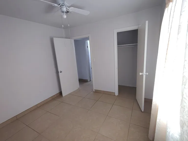 3301 W Holly St — Photo 4