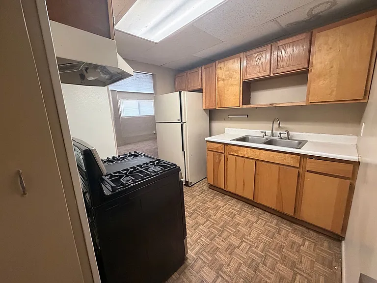 281 N 700 W — Photo 6