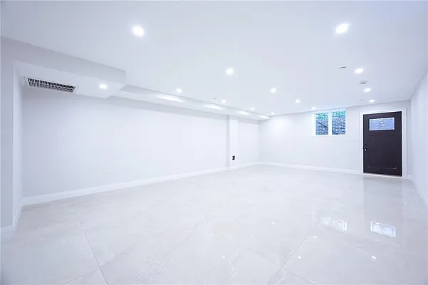 Sold by Remax Edge | media 13