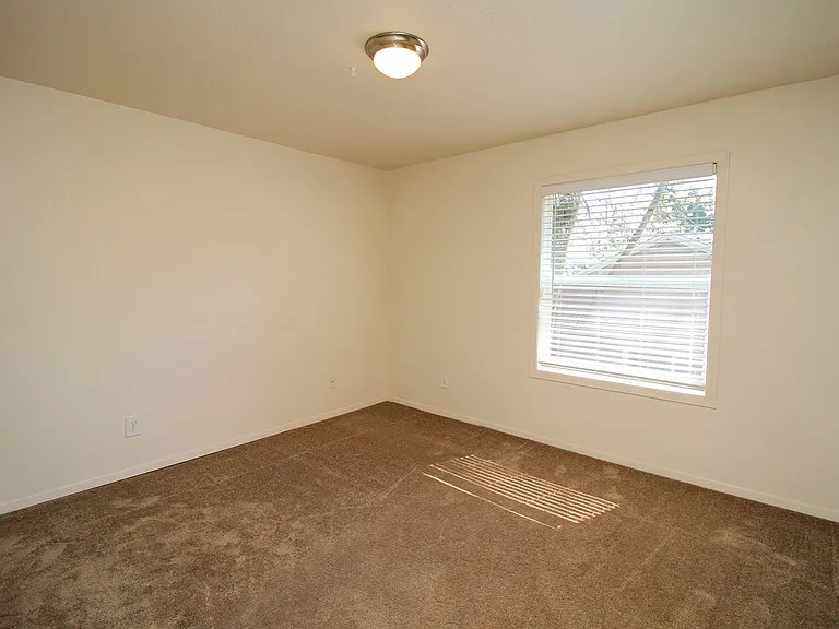 McKenzie Court — Photo 12