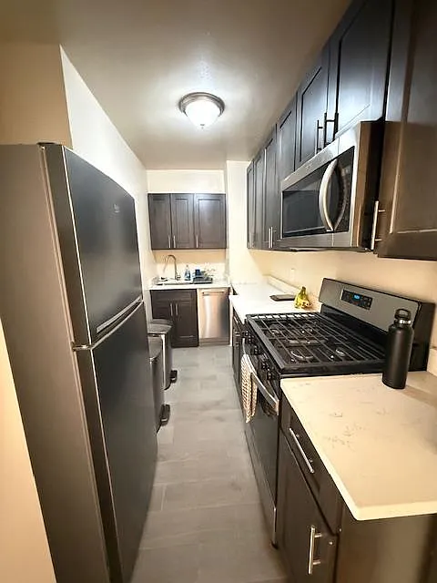 Building Photo - 310 Lenox Rd #3Z