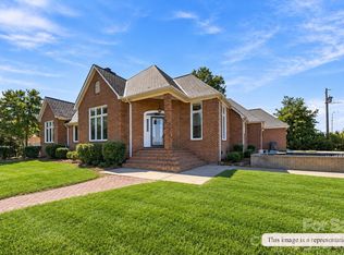 100 Country Creek Dr, Kings Mountain, NC 28086