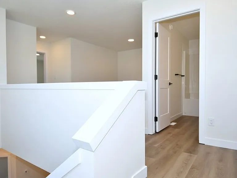 2133 5th Ave SW — Photo 19
