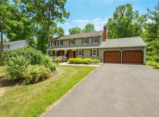 324 Cedar Crest Dr, Quakertown, PA 18951