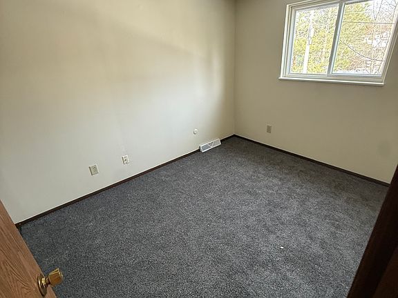 5th image of 241 W Noble St