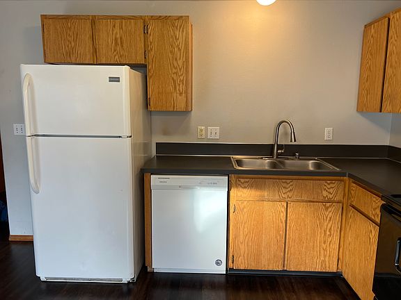 5th image of 8611 NE 27th Cir