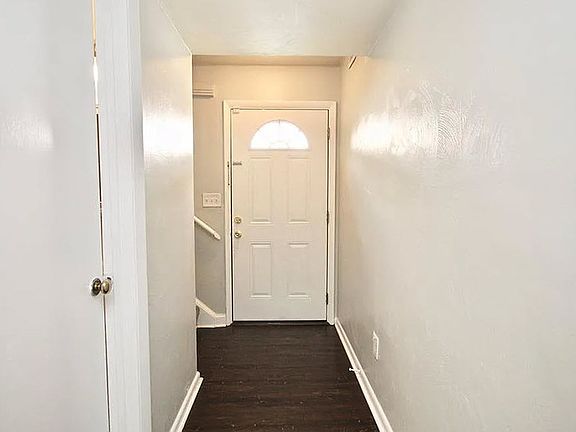 3rd image of 5964 Buckminister Ln