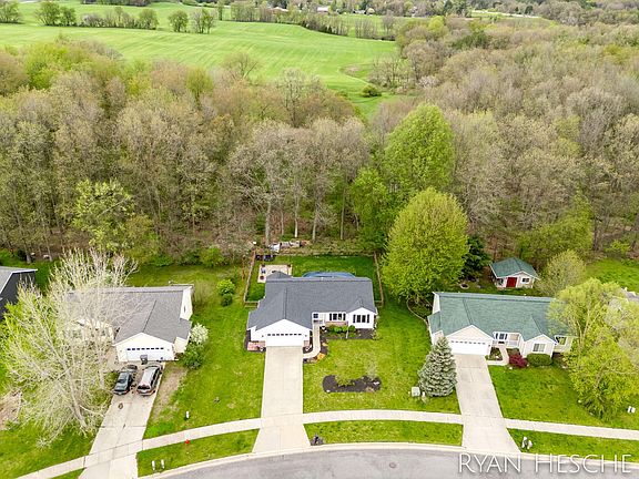 3rd image of 561 Oak Meadow Dr