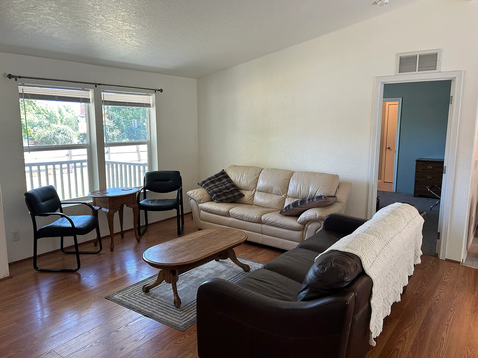 162 W Franklin Ave — Photo 3