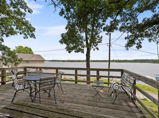 9854 F Ave, Wapello, IA 52653