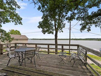 9854 F Ave, Wapello, IA, 52653