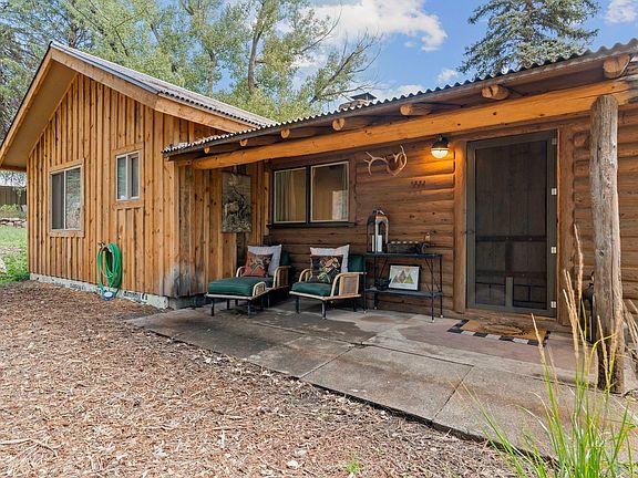 Front entrance
Front porch
Faces West
Chairs w/ottoman