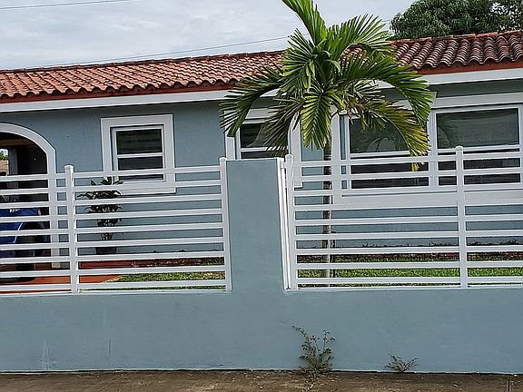 4th image of 1411 NW 175th Ter