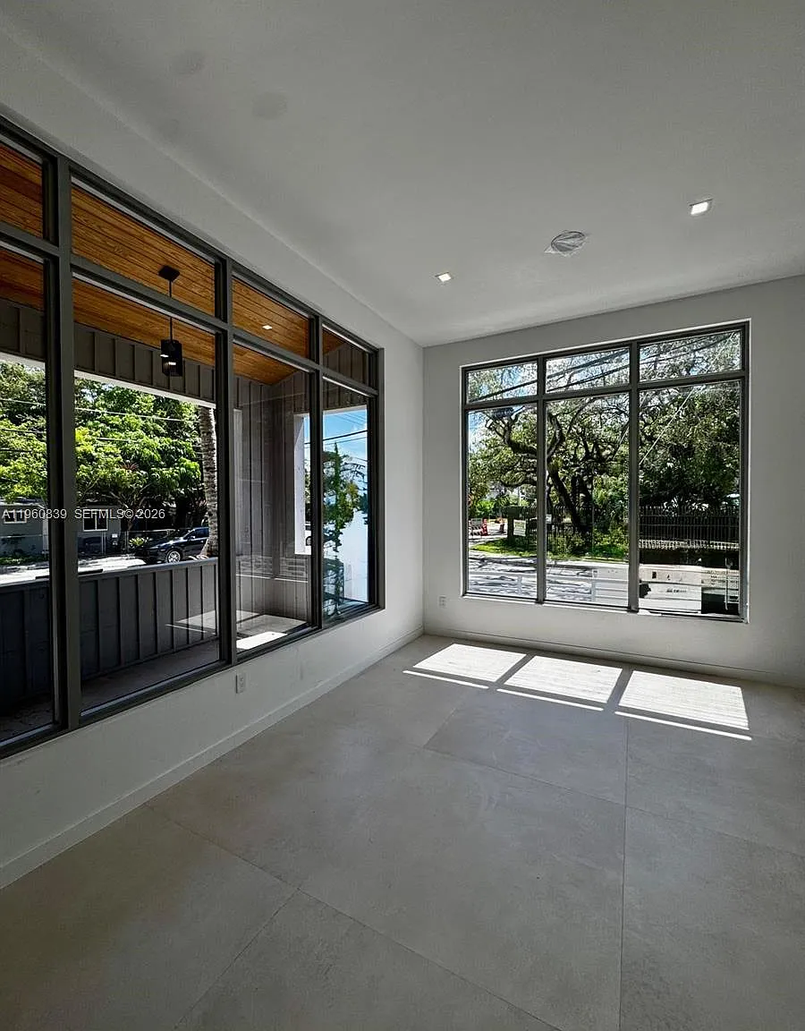 4 bed, 2.5 bath, 2170 sqft, $10,000 — Photo 1