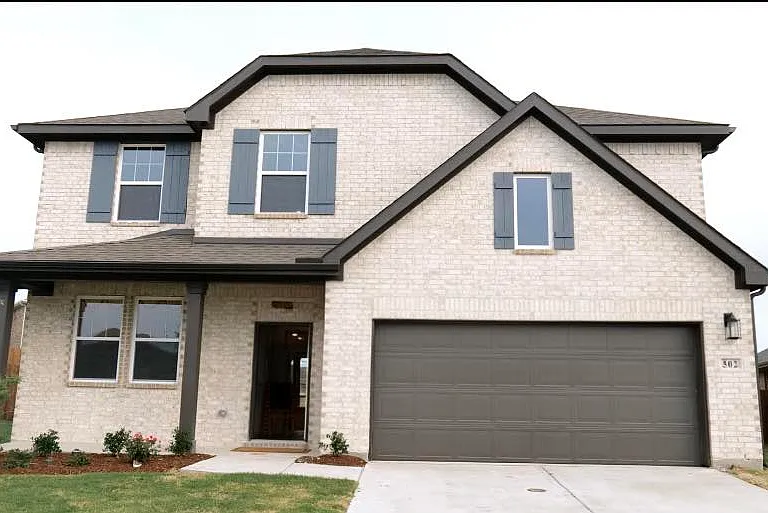 502 Virginia Way — Photo 1