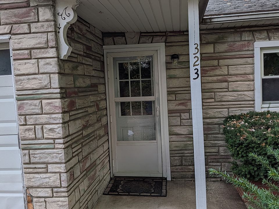1st image of 323 W Van Buren St
