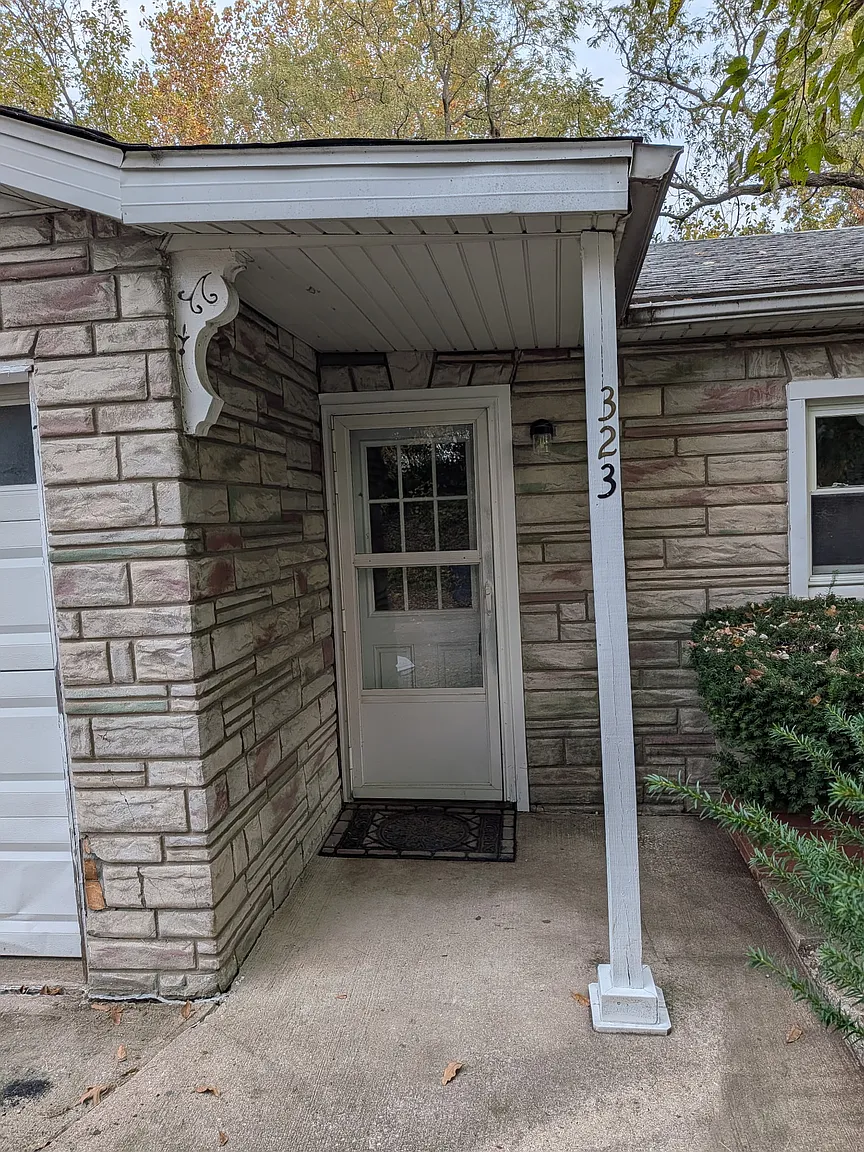 323 W Van Buren St photo 1