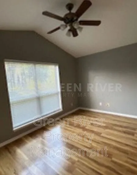 1559 Lakeway Dr — Photo 20
