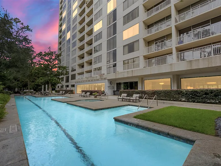 121 N Post Oak Ln #2203 — Photo 25