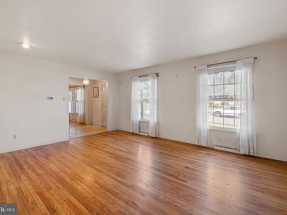 5th image of 3214 Romilly Rd