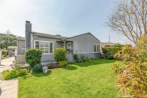 1527 N Screenland Dr Photo 1