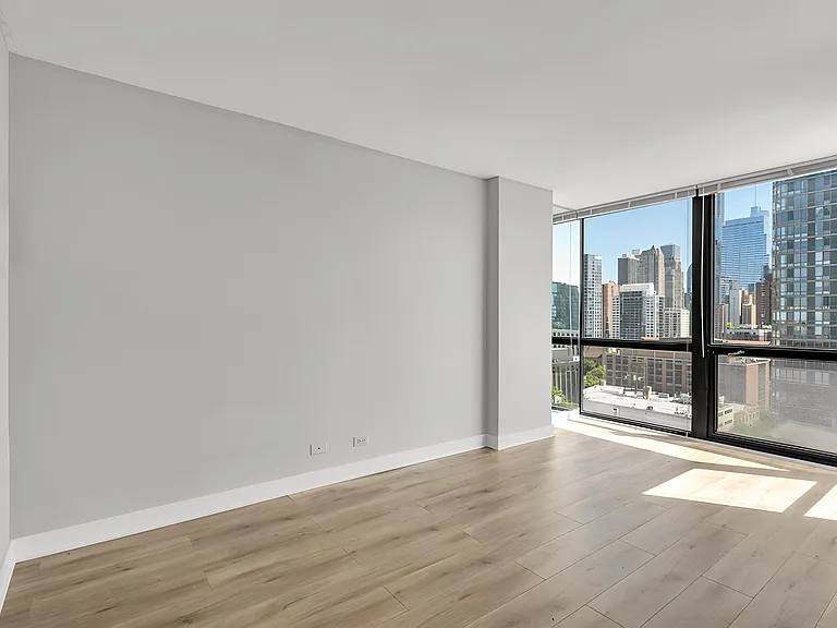 1122 N Clark St #1710 — Photo 12