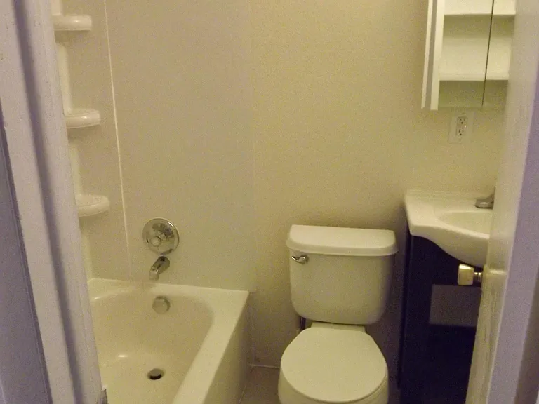 115 N Park St #4 — Photo 10