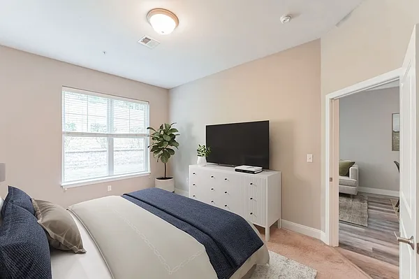 Highcroft Apartments — Photo 3